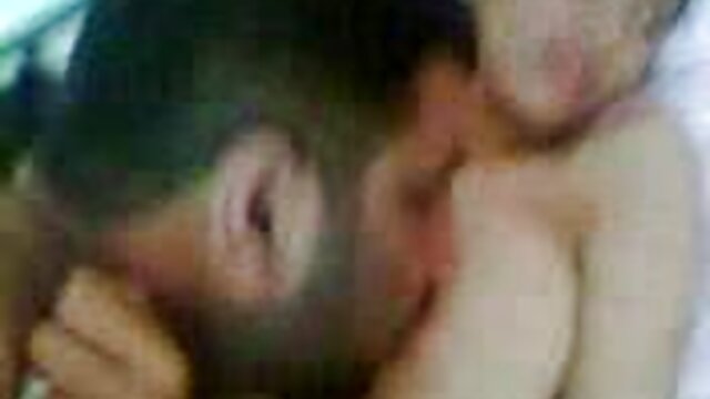 XXX Habillé film porno gratuit entre femmes pour baiser